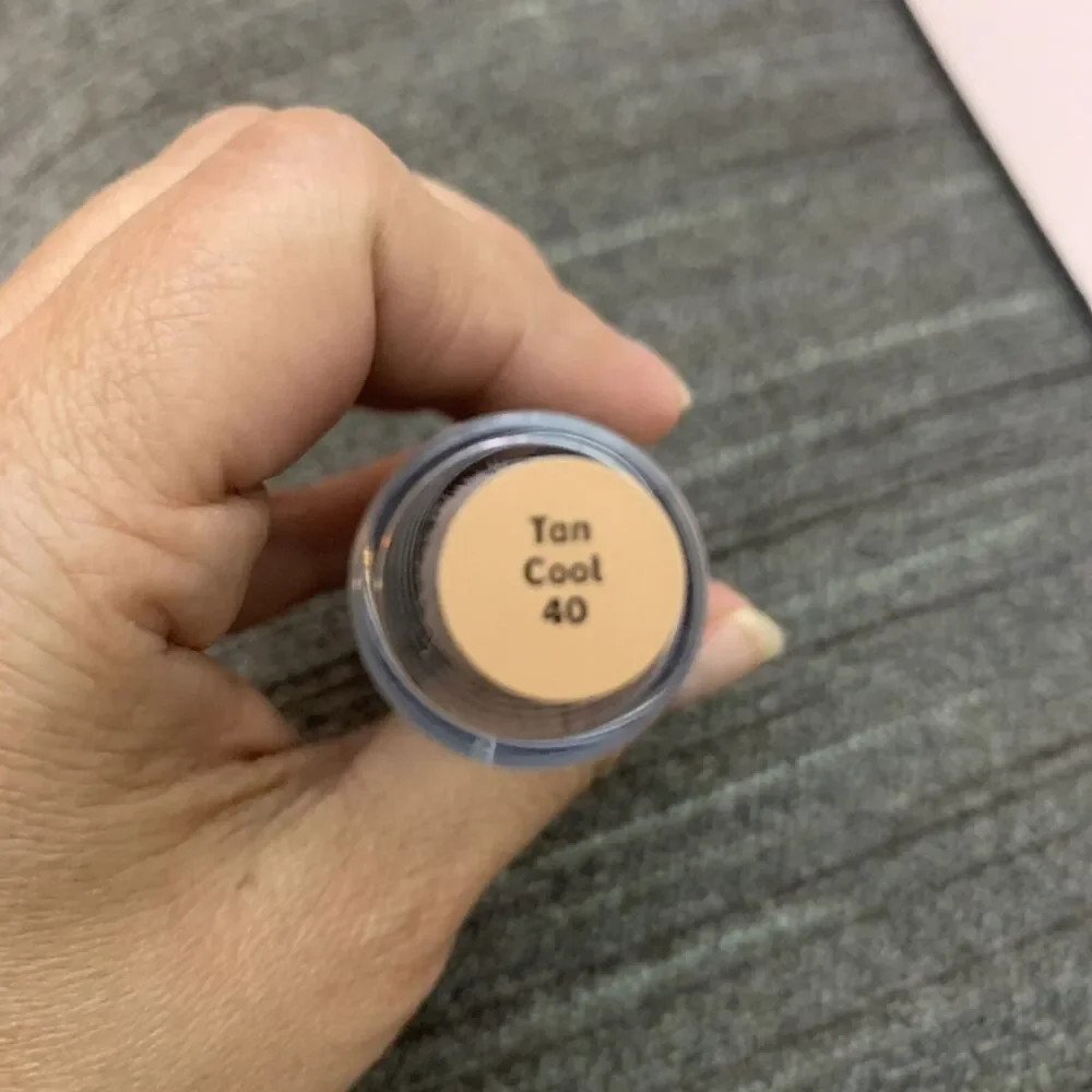 It Cosmetics Bye Bye Dark Spots Concealer + Serum - 40 Tan Cool - 0.22 oz Eye - Picture 4 of 4